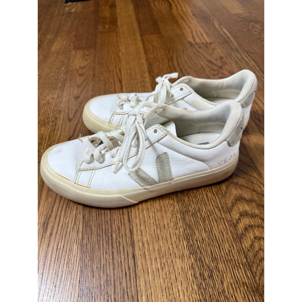 Veja Sneaker Size 6